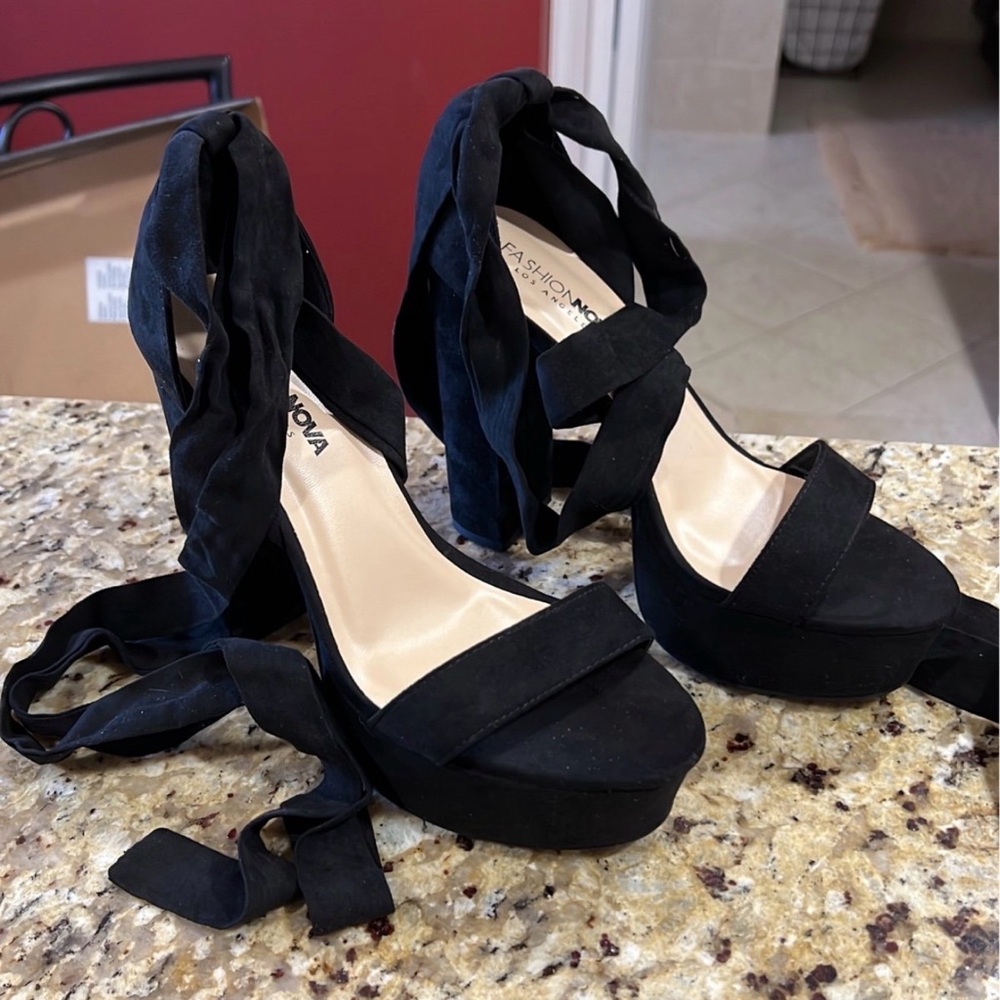 Fashion Nova Black Platform Heels - Picture 2 of 5